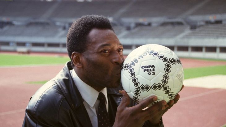 El jugador de Brasil, Pelé, falleció a los 82 años.