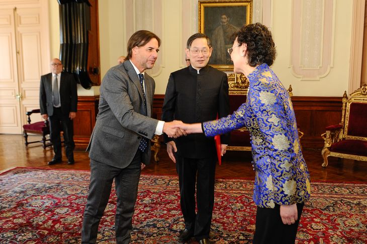 El presidente Luis Lacalle Pou está a días de volar con destino a China.