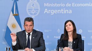 Massa y Raverta anunciaron el bono para trabajadores informales.