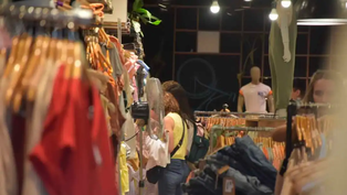 por la escalada del dolar, no hay precios en los comercios