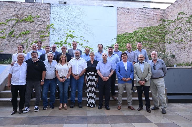 Intendentes del FdT y referentes de la CGT.