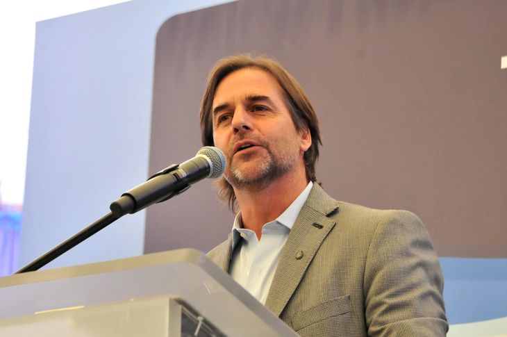 El presidente Luis Lacalle Pou disertó esta noche en una cumbre libertaria en Argentina de la que también participa Javier Milei.