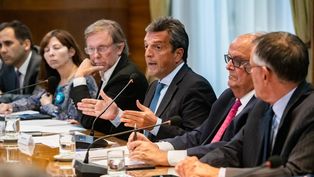 Sergio Massa en reunión con funcionarios y la Mesa de Enlace.