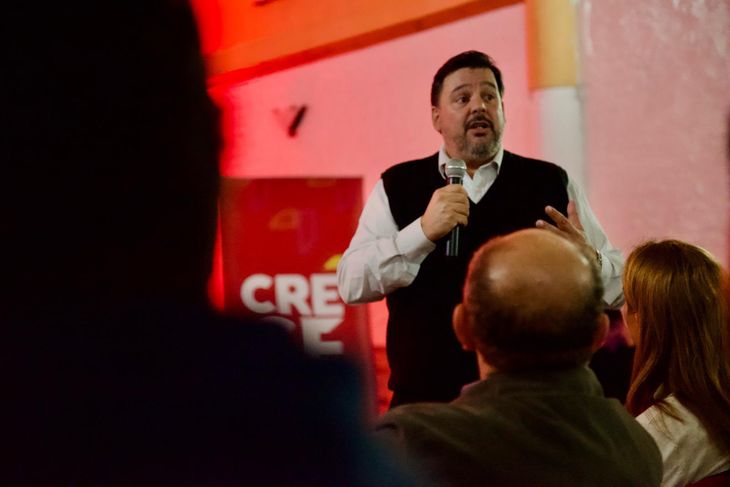 El senador Adrián Peña falleció la noche del jueves en un acidente de tránsito en Canelones.