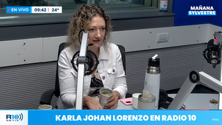 Karla Johan enseñó a preparar un mate.