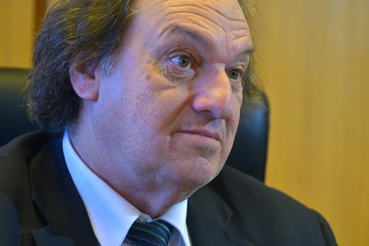 Lust representó legalmente a Manini Ríos en el pasado.