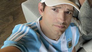Una de las estrellas internacionales, Ashton Kutcher, alentó por la Scaloneta.