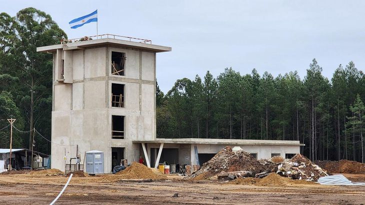 El aeropuerto binalcional estaría listo para julio o agosto del año que viene.