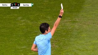 Por primera vez se utilizó la tarjeta blanca.