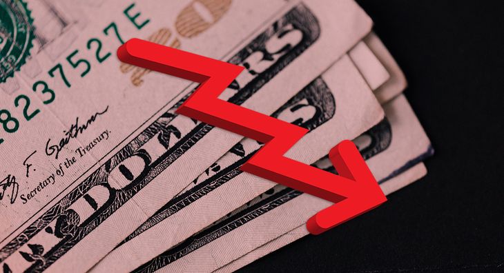 El dólar retrocedió y volvió a la franja de los 37 pesos.