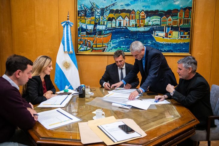 Massa y Ferraresi anuncian plan de obras de Edesur.