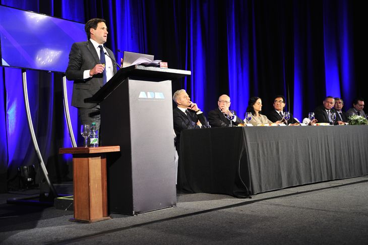 El presidente del Banco Central del Uruguay, Diego Labat, destacó las políticas de control inflacionario.