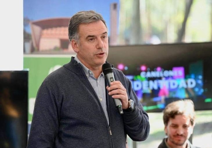 Yamandú Orsi propuso modificar la reforma de la seguridad social sin eliminar las AFAP.