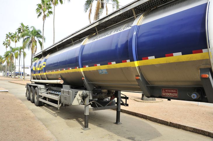 El paro de transportistas de combustibles continúa afectando los stocks de las estaciones de servicio.