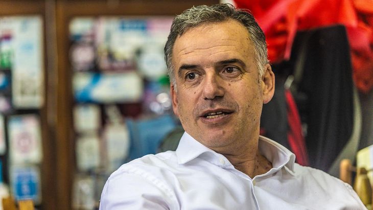 Para Yamandú Orsi, el discurso del Estado fuerte de Lacalle Pou no se condice con su forma de gobernar en Uruguay.