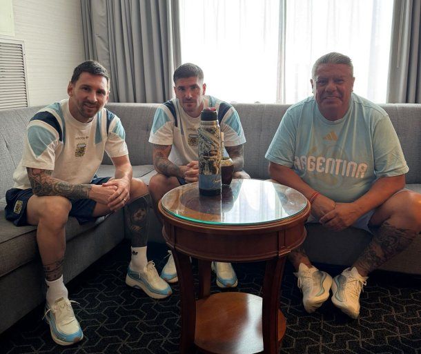 Chiqui Tapia, Lionel Messi y Rodrigo De Paul repitieron el ritual de siempre en la previa a la final del Mundial 2026