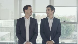 El ministro del Interior, Wado de Pedro, y el actor Esteban Lamothe.