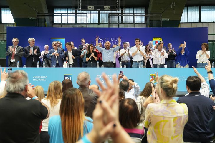 El Congreso Nacional del PJ en Ferro, en el cual participó Agustín Rossi.