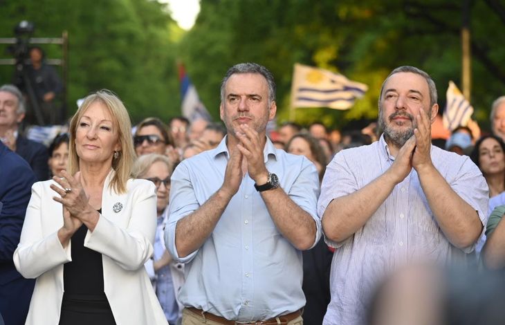 Bergara se baja para darle su apoyo a Orsi, en el marco de una pareja competencia interna con Cosse.