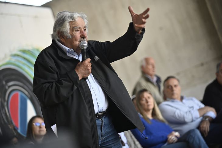 José Mujica pidió levantar la mira de la discusión política.