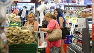 Las ventas minoristas siguen cayendo, mes a mes