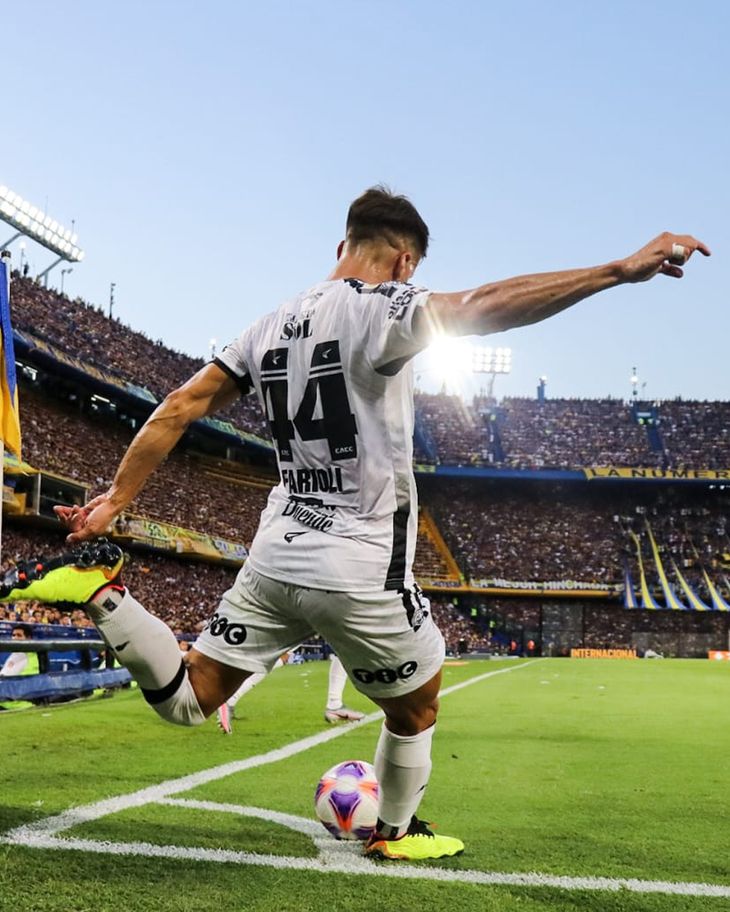 Central Córdoba en la Bombonera durante la Liga Profesional.