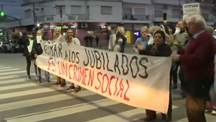 jubilados protestaron en la quinta de olivos durante el asado de milei con los diputados