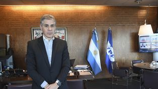 Pablo González, presidente de YPF, cruzó a Mauricio Macri