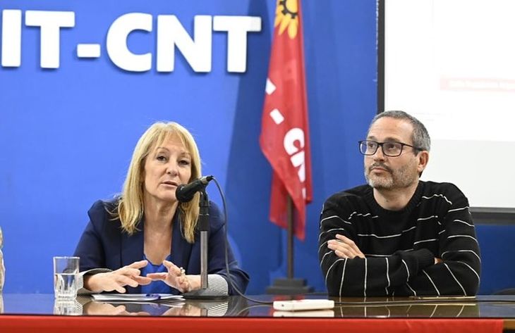 La intendenta de Montevideo, Carolina Cosse, anticipó que firmará el plebiscito del PIT-CNT contra la reforma de la seguridad social.