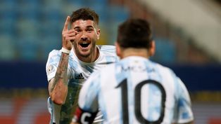 Festejo entre Rodrigo de Paul y Lionel Messi&nbsp;