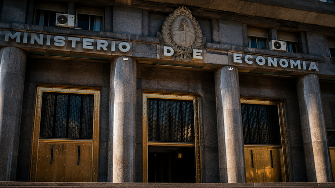 El Tesoro enfrenta vencimientos por $12,6 billones en un contexto de menor tensión en las tasas y mayor presión cambiaria.