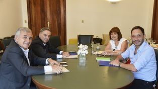 Los referentes de JxC se reúnen con sus economistas.