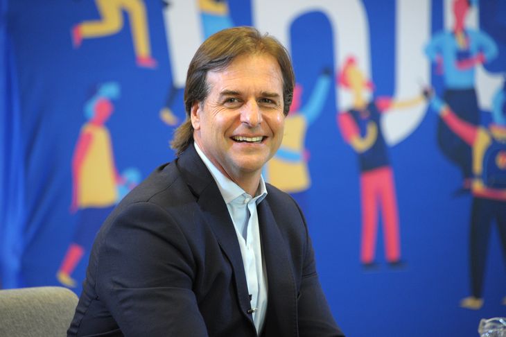 Luis Lacalle Pou le brindó una llamada telefónica al presidente electo de Argentina, Javier Milei.