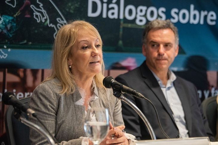 Carolina Cosse y Yamandú Orsi criticaron las explicaciones del presidente Luis Lacalle Pou sobre el caso Astesiano.