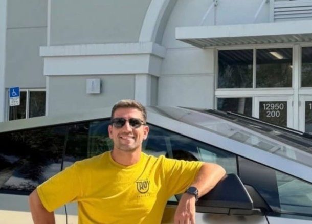 El diputado de La Libertad Avanza, Manuel Quintar, subió la apuesta tras conocerse que tiene un Tesla Cybertruck.
