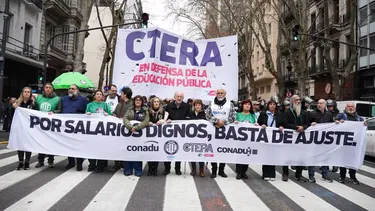 Paro docente con alto acatamiento y advertencia del Gobierno por posibles sanciones