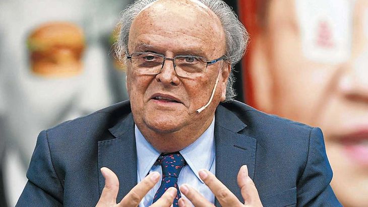 El secretario José Ignacio De Mendiguren.