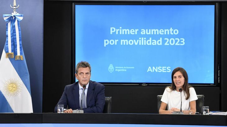 Sergio Massa y Fernanda Raverta anunciaron el aumento de las jubilaciones