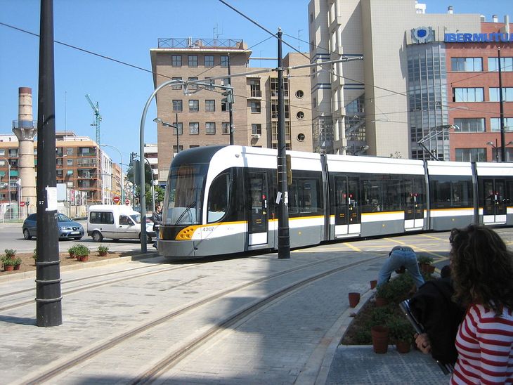 El proyecto del tren-tranvía buscará mejorar la conectividad en la capital uruguaya y la zona metropolitana.