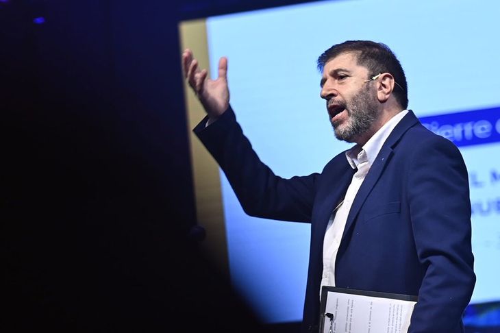 El presidente del Frente Amplio, Fernando Pereira, aseguró que es triste lo que está pasando en Uruguay.