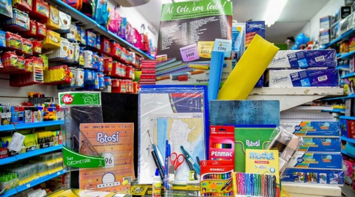 Radio 10 relevó los precios de la canasta escolar a pocas semanas de la vuelta a clases.