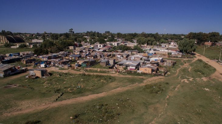 La pobreza continúa concentrándose en la periferia de Montevideo.