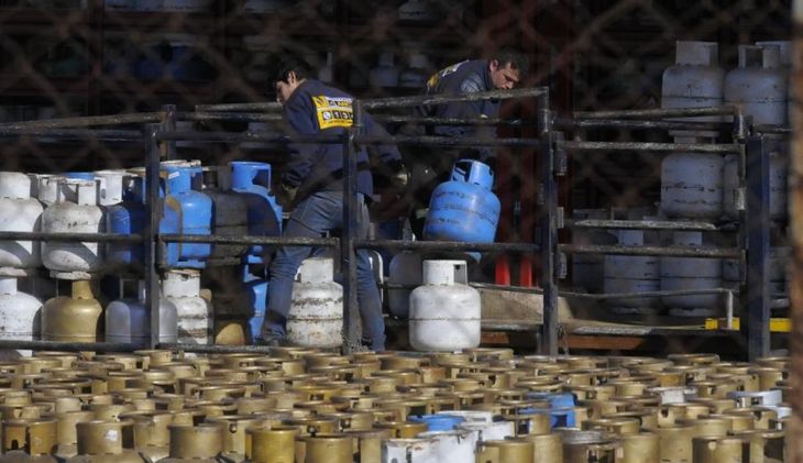 El gobierno extendió el beneficio del 50% en las garrafas de supergás para beneficiarios del Mides en Uruguay.