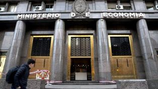 economia deja fondos para sueldos, jubilaciones y aguinaldos