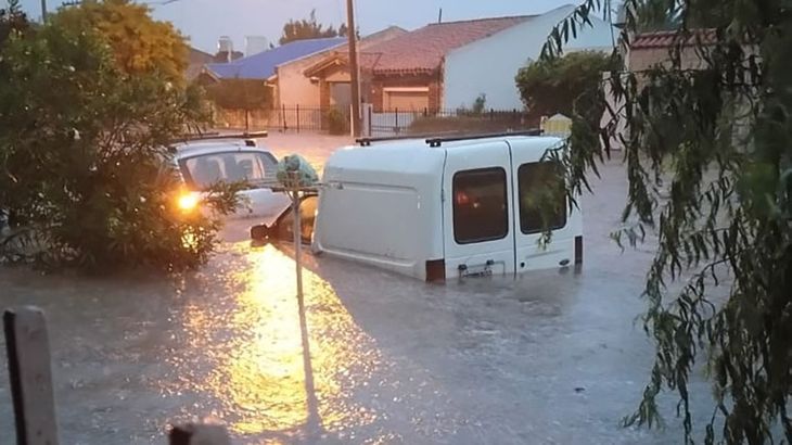 Un fuerte temporal se desató en Bahía Blanca este viernes