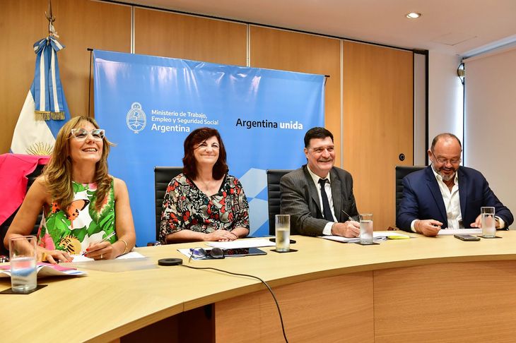 El salario mínimo aumentó tras el acuerdo alcanzado por Gobierno, cámaras empresarias y CGT