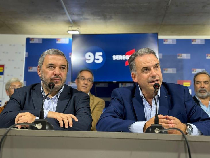 Tras el apoyo de Mario Bergara, Yamandú Orsi saca una buena ventaja sobre Carolina Cosse a poco más de un mes de las internas.