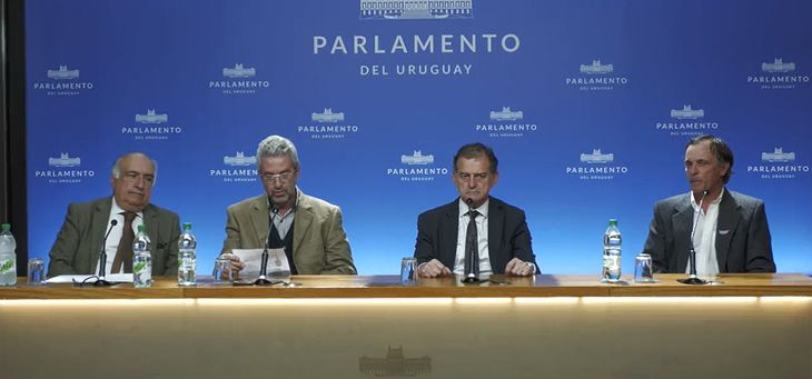 Cabildo Abierto continúa sumando apoyos para la recolección de firmas por el plebiscito para los deudores.