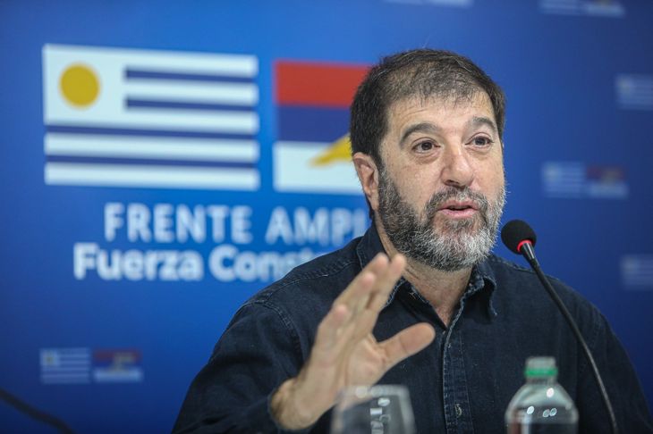 Fernando Pereira encabezó el fuerte respaldo del Frente Amplio tras la denuncia contra Yamandú Orsi.