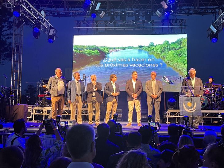El presidente Luis Lacalle Pou participó de la inauguración de la temporada de verano uruguaya.